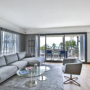 https://sublime-appartement-promenade-des-anglais-2.fr-provencehotel.com