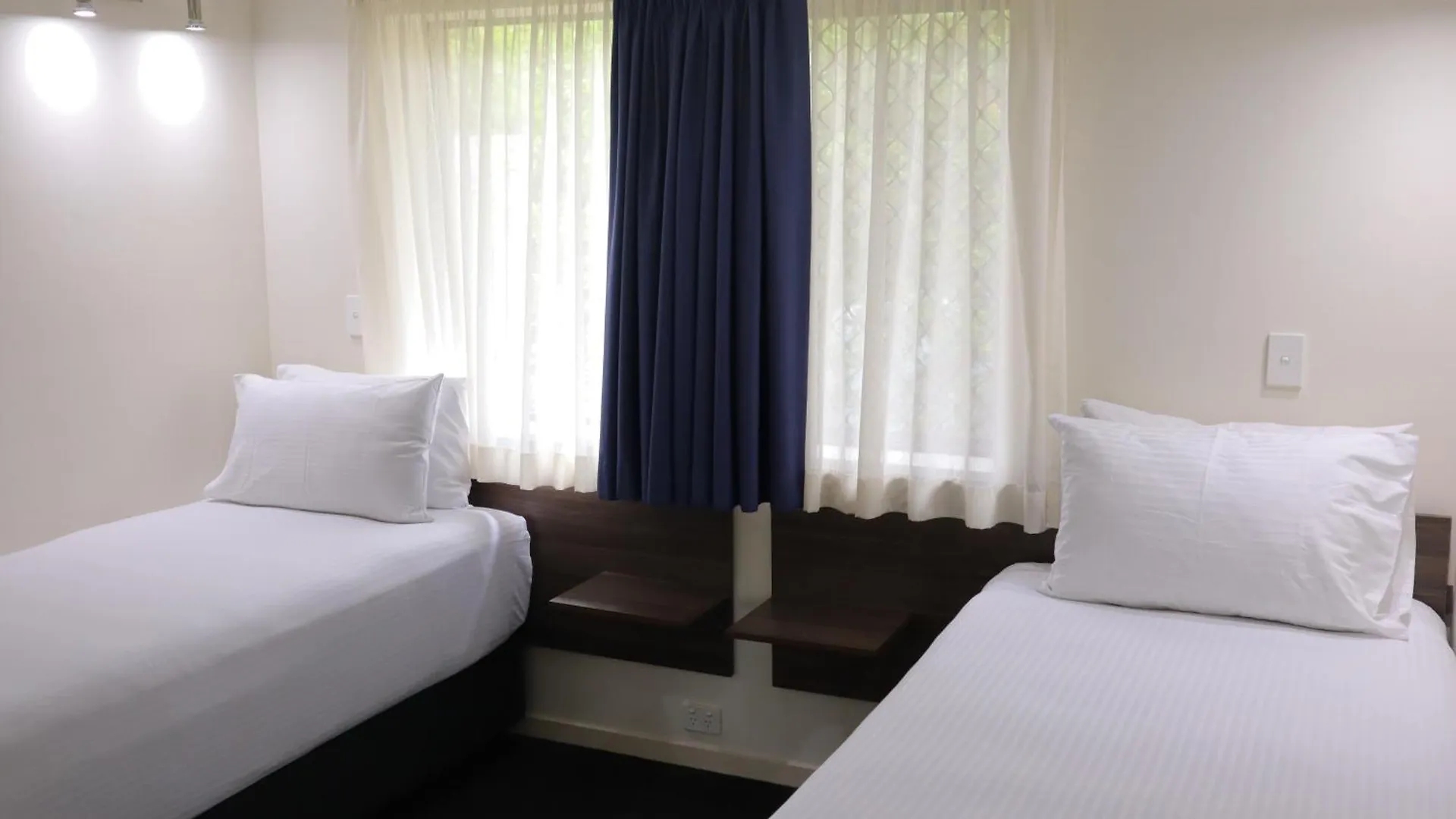 Quality Hotel Robertson Gardens Brisbane 4*,