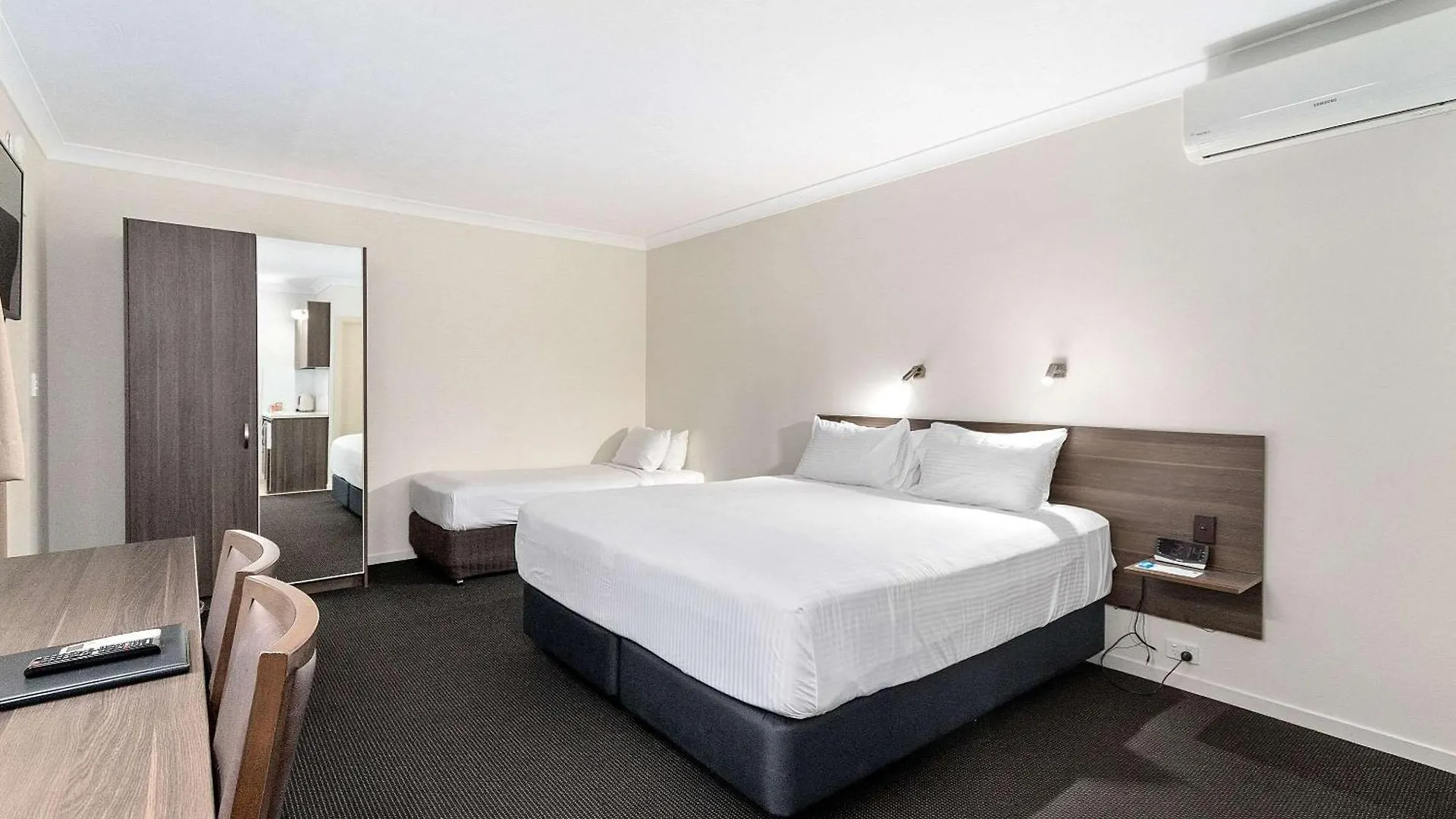 Quality Hotel Robertson Gardens Brisbane 4*,