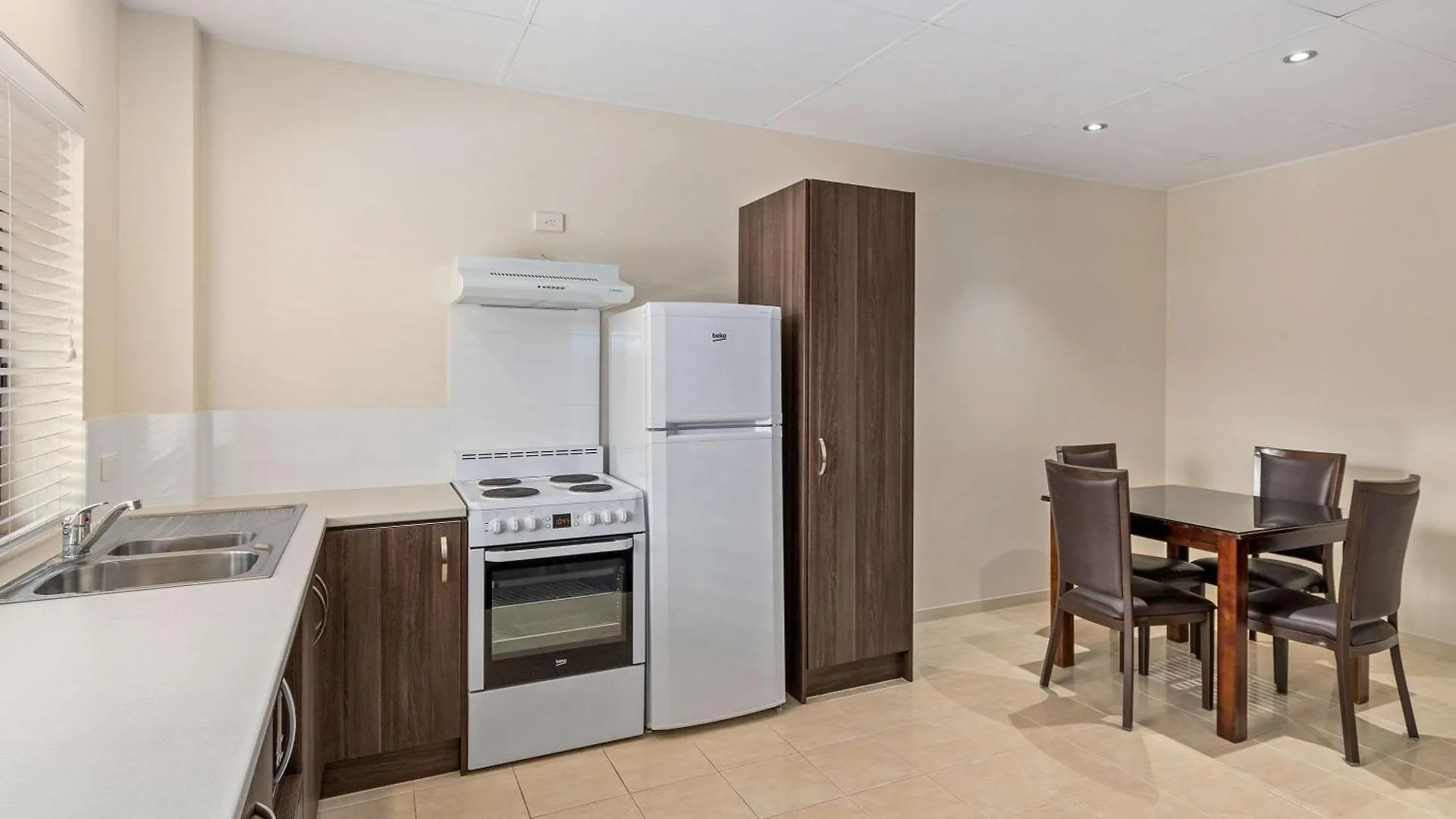 Quality Hotel Robertson Gardens Brisbane 4*,